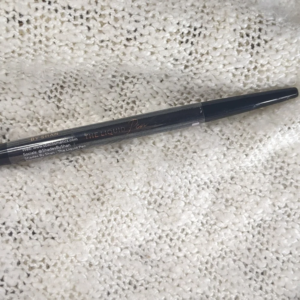 SHADES BY SHAN The Liquid Pen in Sapphire, 0.28g/0.001oz